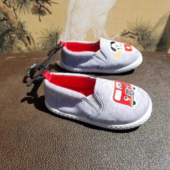 NWT Baby Boy's Fire Station Slippers Size 6 - Picture 4 of 6